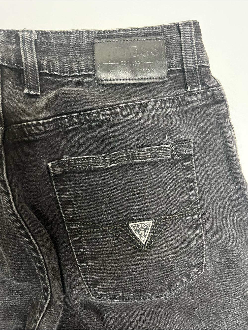 Guess Jeans Size 30 x 31 – Excellent Pre-Owned Condition - Picture 10 of 12